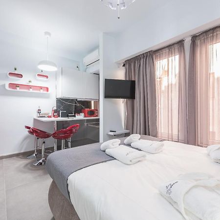 Iguana Gold Luxury Suites 1Min From Ermou Str Афины Экстерьер фото
