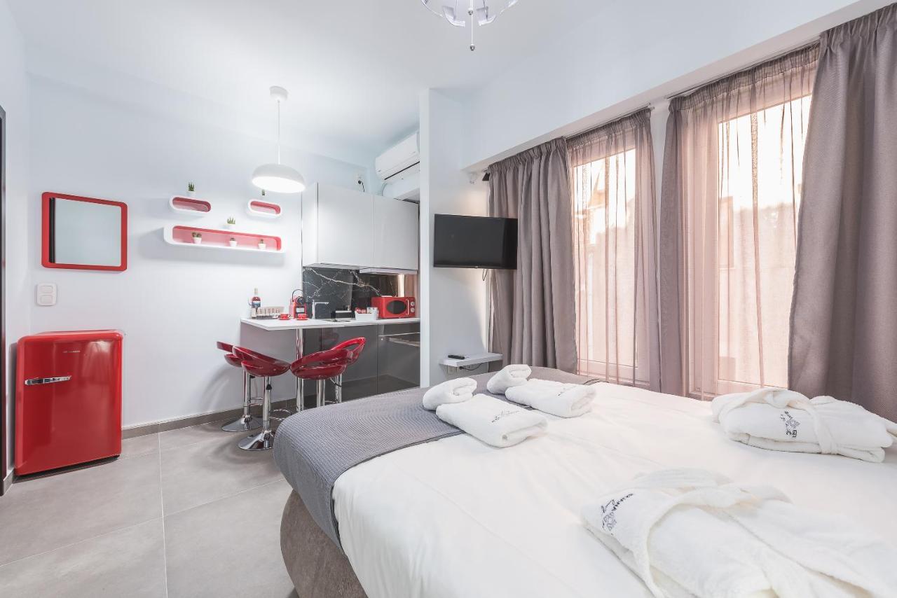 Iguana Gold Luxury Suites 1Min From Ermou Str Афины Экстерьер фото
