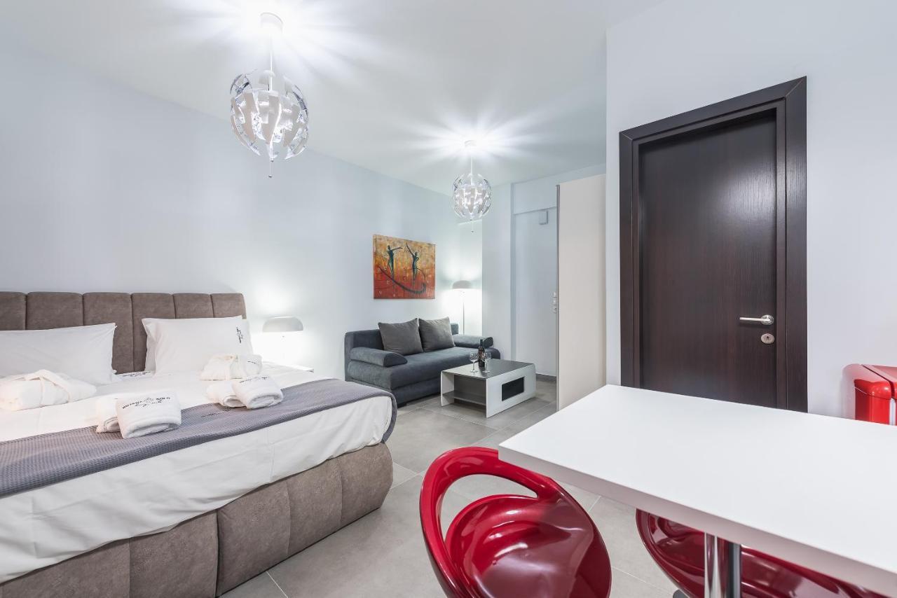 Iguana Gold Luxury Suites 1Min From Ermou Str Афины Экстерьер фото